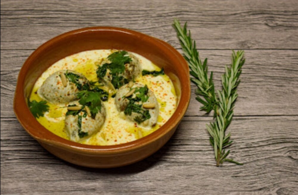 كبة لبنية مع الأرز و الصنوبر/Kebba Labanea