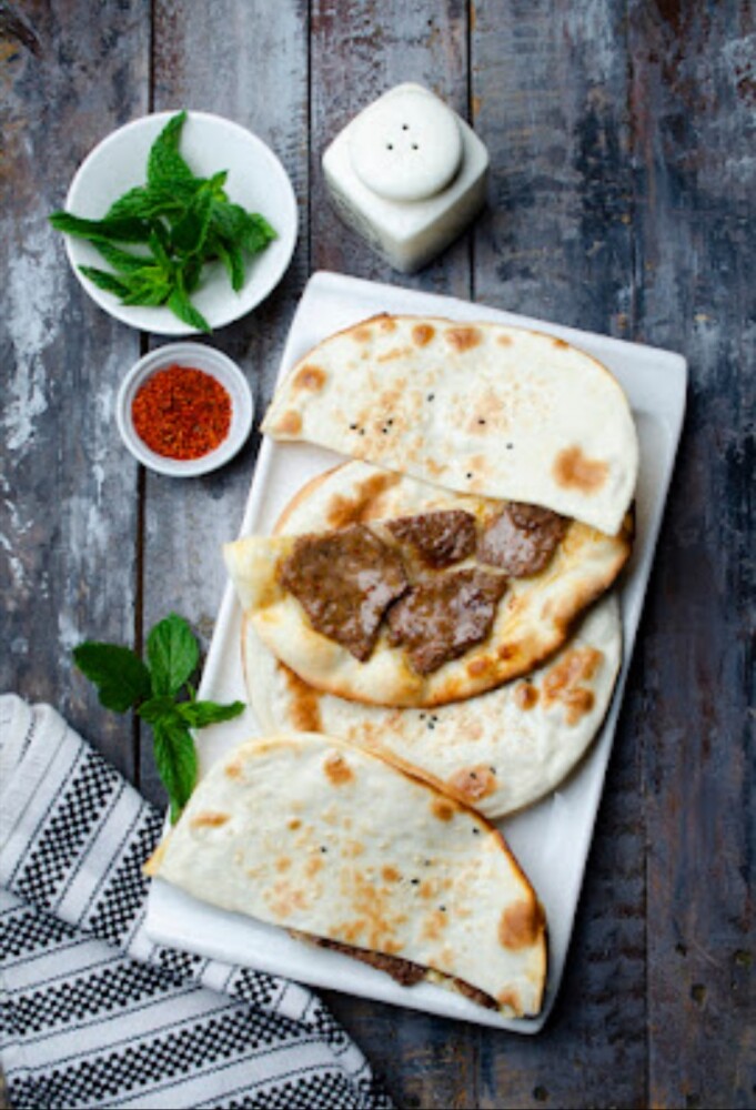 شرحات لحم بعجين/ Meat Slices Pies